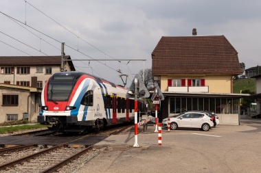 Ankunft des FLIRT LEx RABe 522 229 der SBB im Bahnhof Dürrenroth am 12.04.19. Foto : Julian Brückel